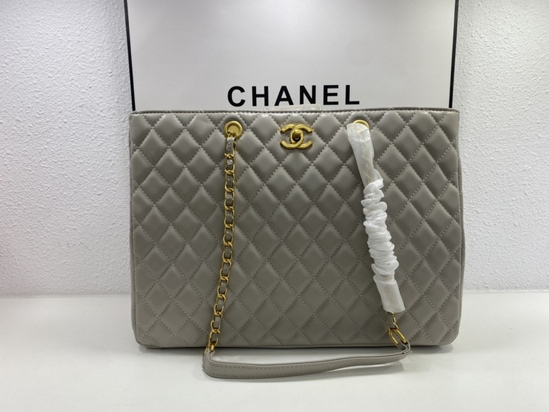 Chanel Handbags 829